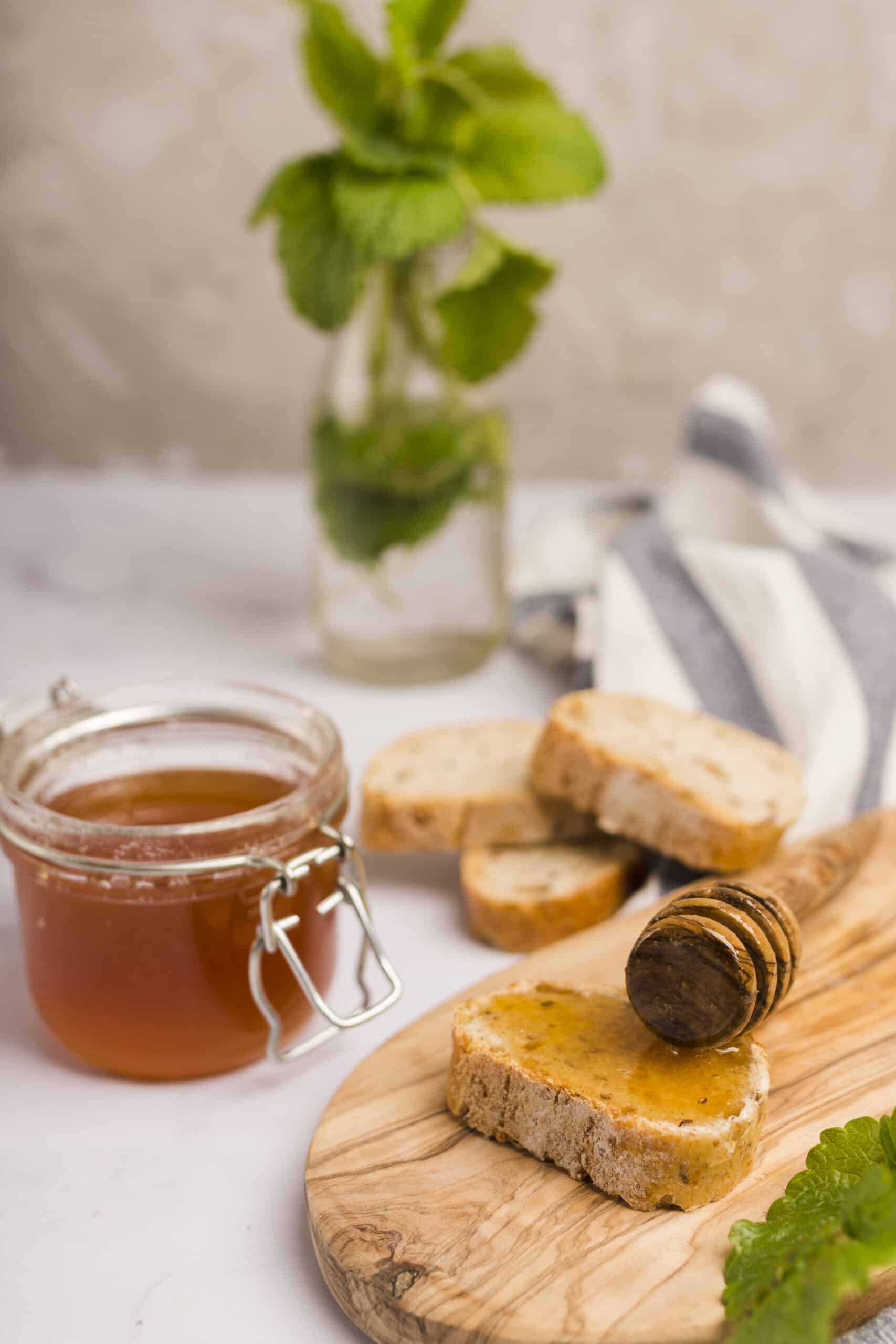 Miel de tomillo pura de cosecha propia